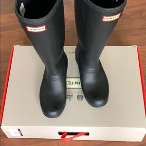 Black hunter rain boots